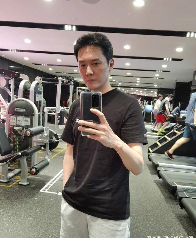 冯绍峰胖成油腻大叔,被嘲配不上赵丽颖,减肥后再回颜值巅峰_身材_网友