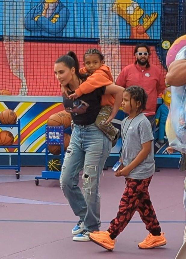 金卡戴珊带娃也难以接受?