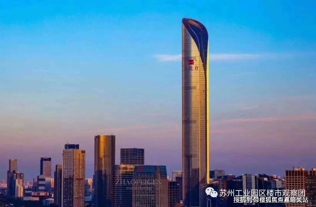 高达450米,是全球超高层可售住宅第二高,江苏省第一高楼,2600年苏州至