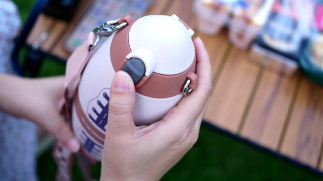 CROSWAVE穿浪橄榄球保温杯：创意潮酷设计，双仓双饮干净卫生