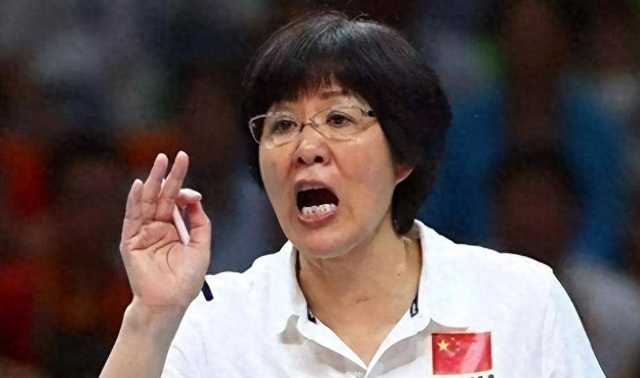尘埃落定,郎平执教国外体育悬念揭晓,年薪创纪录,成我们队伤敌_排球
