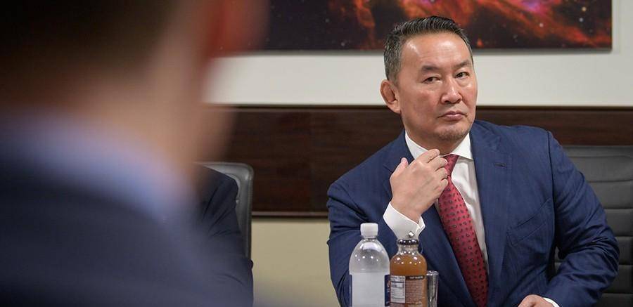 巴特图勒嘎强力反腐,自身难保2018年10月,有蒙古国记者发现国家中小