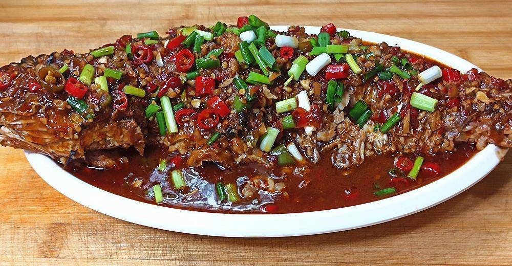 喜欢吃鱼肉的可以试试这道"泡椒草鱼"做法,肉质鲜美,酸辣爽口_步骤