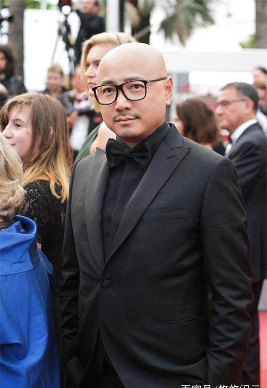 光头大叔竟然做过发型模特:徐峥早年鲜肉照被指神似张国荣_时下_网友