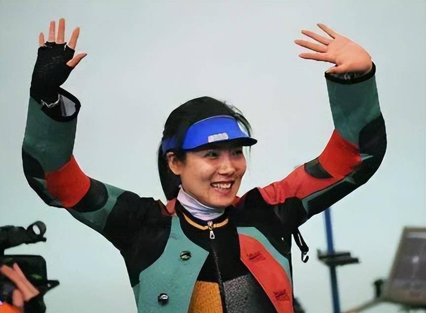 从满脸痘蜕变成颜值女神,如今年过40的奥运冠军杜丽,仍气质十足_痘痘