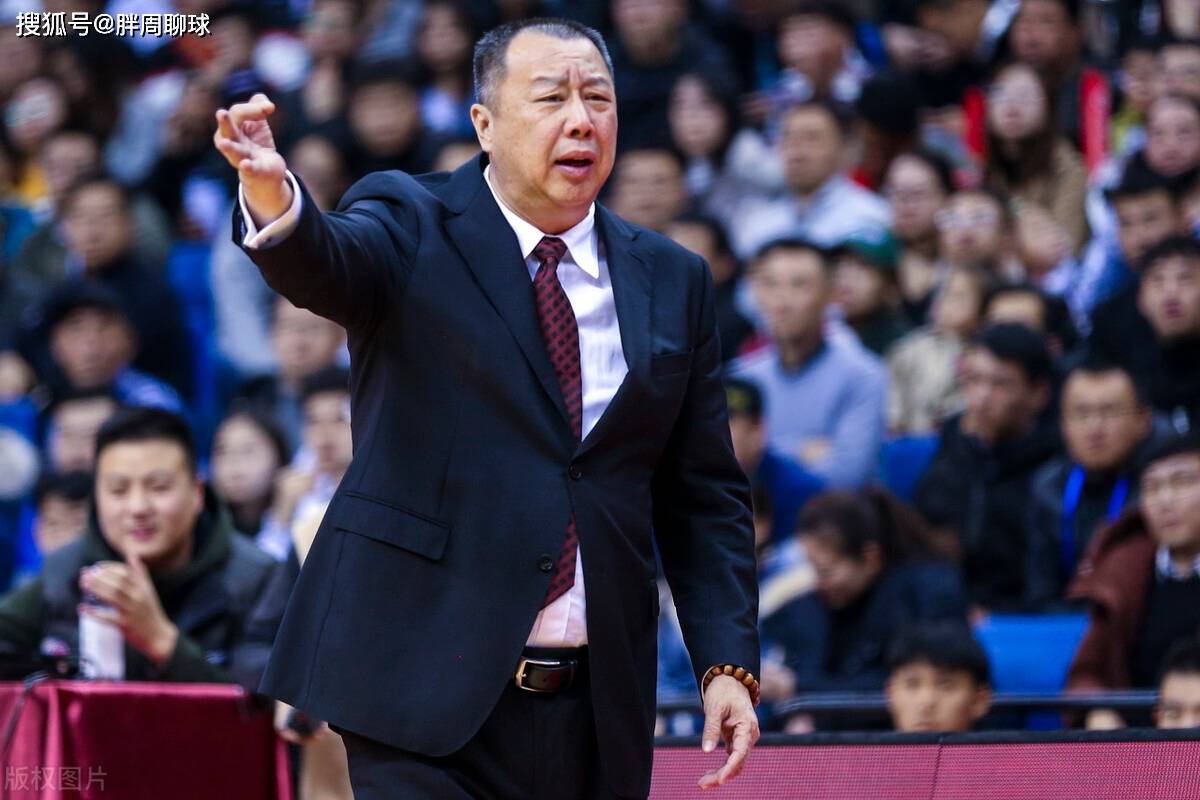 楊鳴替身走馬上任，遼寧男籃官宣任命，郭艾倫韓德君力挺支持