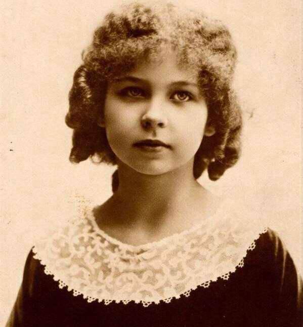 意大利末代皇后何塞,结婚当天,丈夫跟男友在外厮混,她独守空房_翁贝托