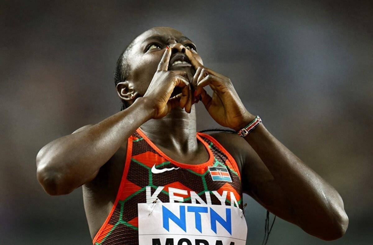 霍奇金森获得田径世锦赛女子800米项目银牌,肯尼亚选手莫拉摘金_决赛
