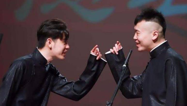 林依轮助理追星德云社杨九郎,为了爱情,让老板帮送5袋礼物_网友_截图