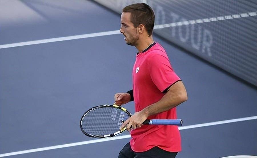 维克托·特洛伊基:网球坚韧传奇!