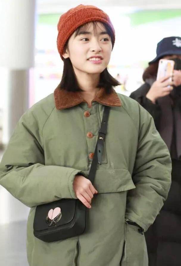 海清最新街拍照片2023 海清时装周穿搭风格解析