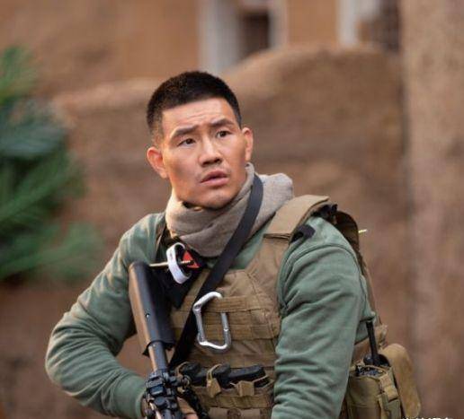 嘎子买张一山代言手表,当场连线出意外,网友:又蹭热度?