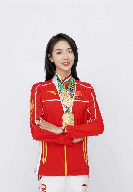 体操女神舒思瑶,颜值身材碾压女明星,退役后拒绝娱乐圈当教练_训练