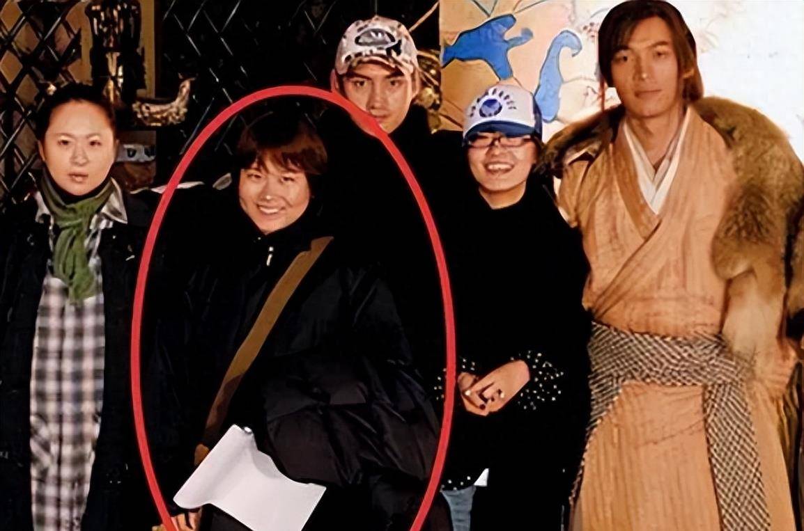 胡歌深夜发文,裸身晒伤疤照,疑患产后抑郁症,精神状态引担忧_张冕