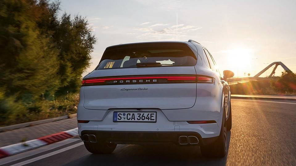 v8已经是超豪华天花板?保时捷最强suv用上phev技术_搜狐汽车_搜狐网