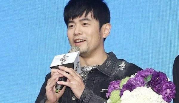 周杰伦胖了很多,是不是哥哥人到中年都会发福?_身材_因为_减肥