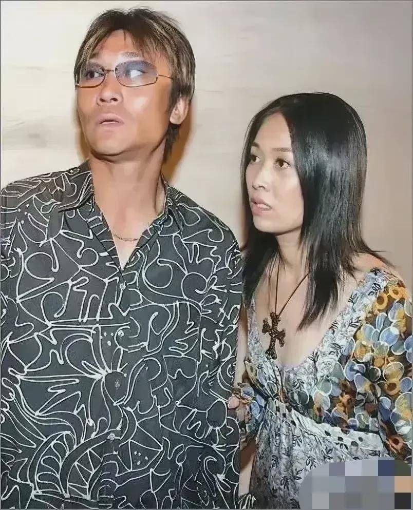 那英和男友高峰在一起的照片,两个人未婚先育取名高兴_长发_脖子_孟桐