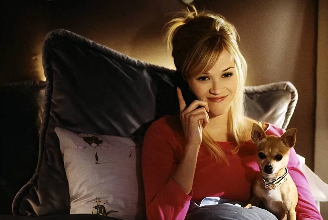 《律政俏佳人》系列完美展现了真人电影中的类芭比形象构建_时尚_女性