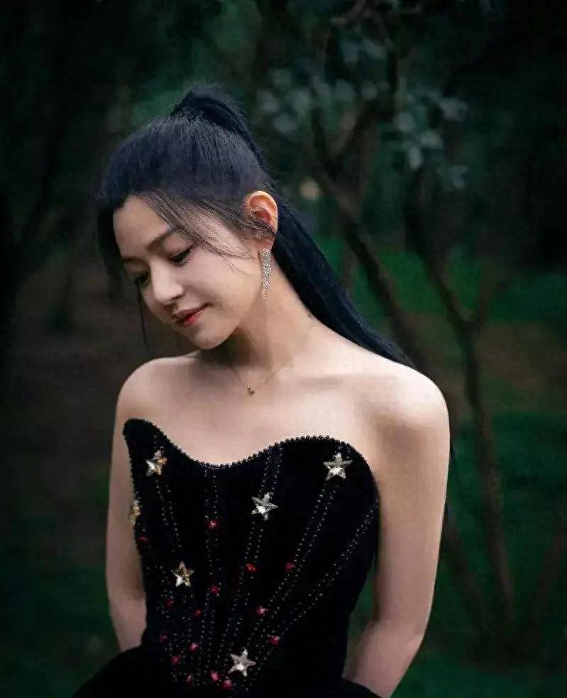 40岁陈妍希美出新高度瘦到「锁骨明显」粉丝喊:又恋爱