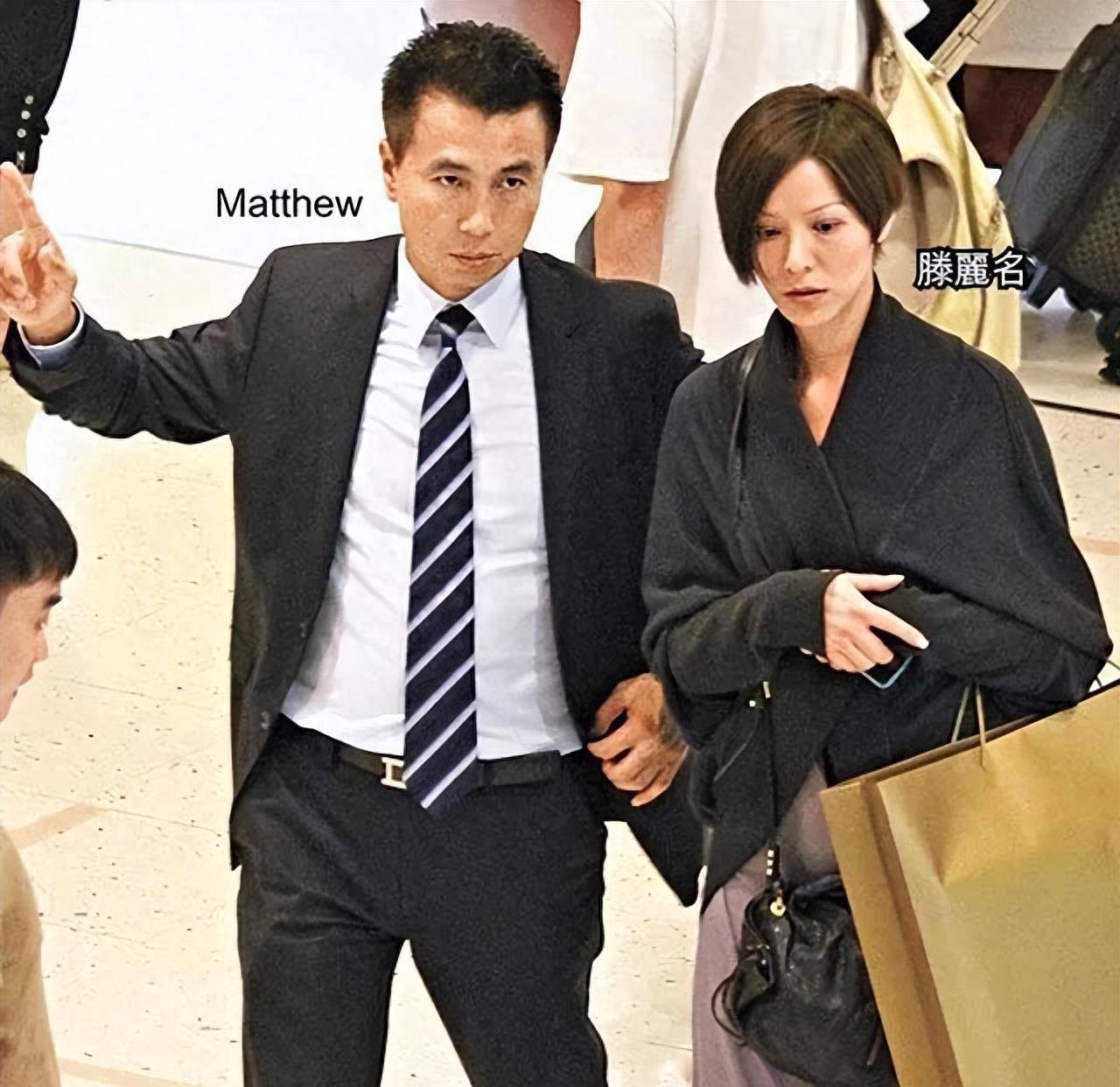 由重庆普通女孩变身香江保险名媛,魏骏杰前妻的神奇人生路……_张利华