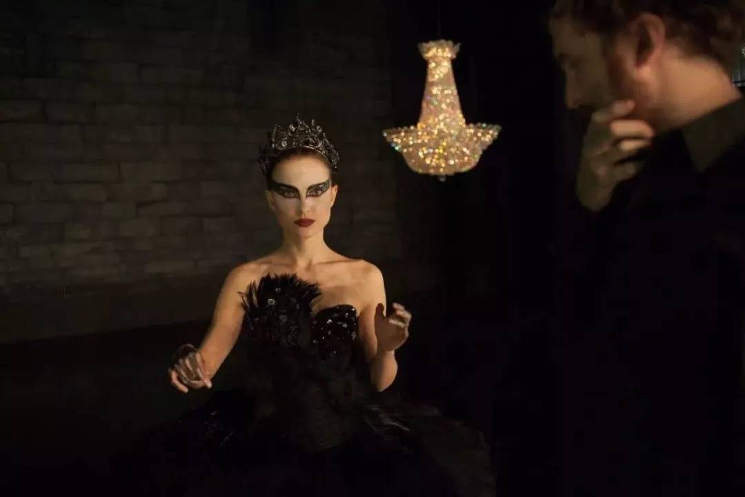 《黑天鹅》:娜塔莉·波特曼的表演技巧与角色转型_尼娜_情感_观众