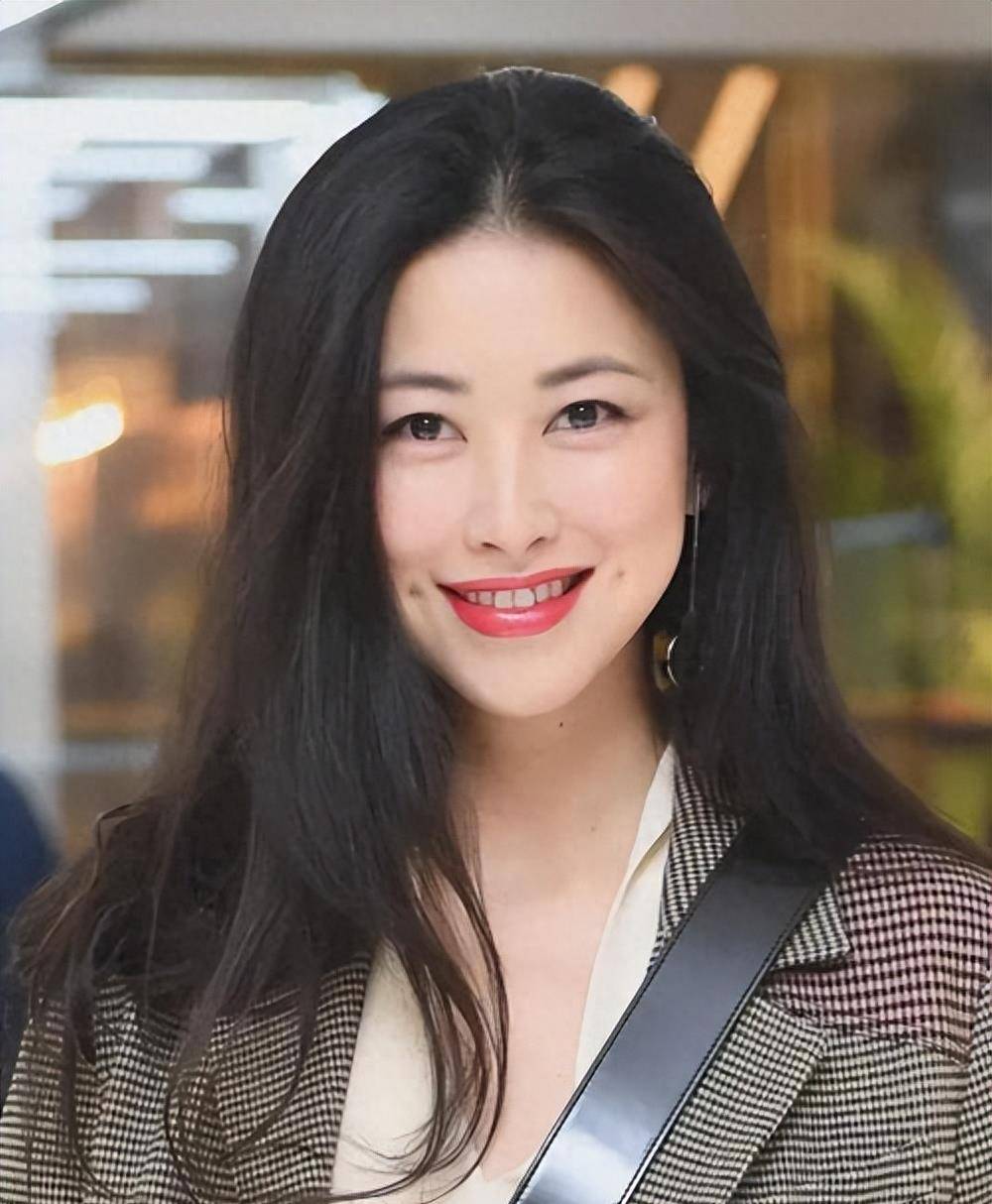 京圈贵公主朱珠,法拉利总裁是她的前任,她的人生有多传奇_音乐_拉波