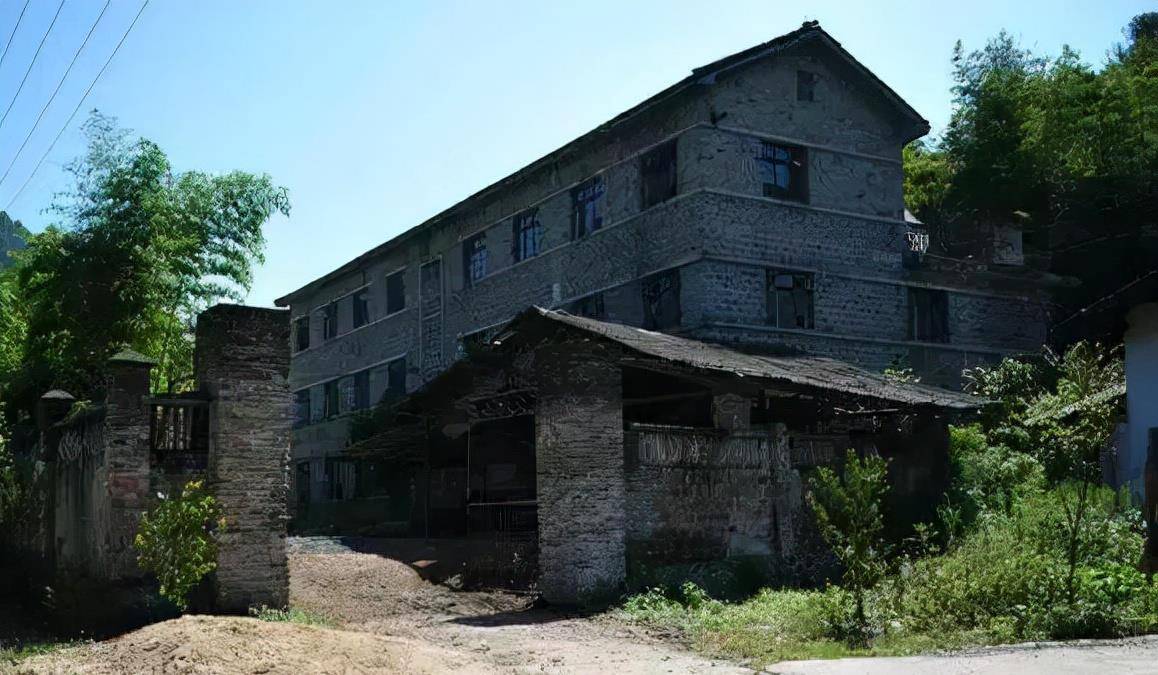 江西一军工厂,曾搬家两次,80年代产值达到1700万,一