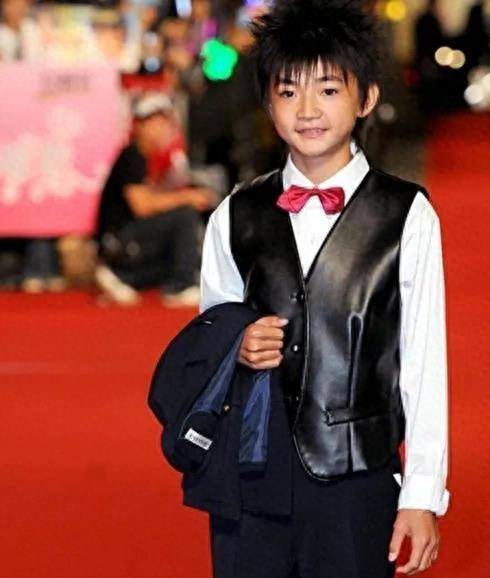 《海豚湾恋人》童星王欣逸涉嫌故意杀人罪,已逃亡17年,通缉他_明星