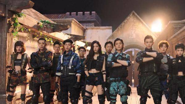 鹿晗和于嘉萌泡吧到天亮被拍,工作室回应亮了_关晓彤_酒吧_美女