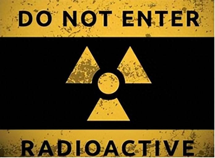 人类喝下核辐射的水,身体会发生哪些变化?去世后,尸骨会发光!