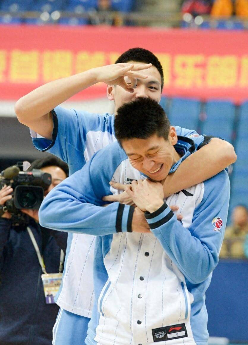 名嘴直指中国队:根烂了,姚明心情复杂,朱芳雨曝内幕!