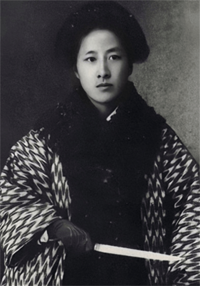 秋瑾:起义前遭丈夫家暴,她遇害两年后他却抑郁而终!