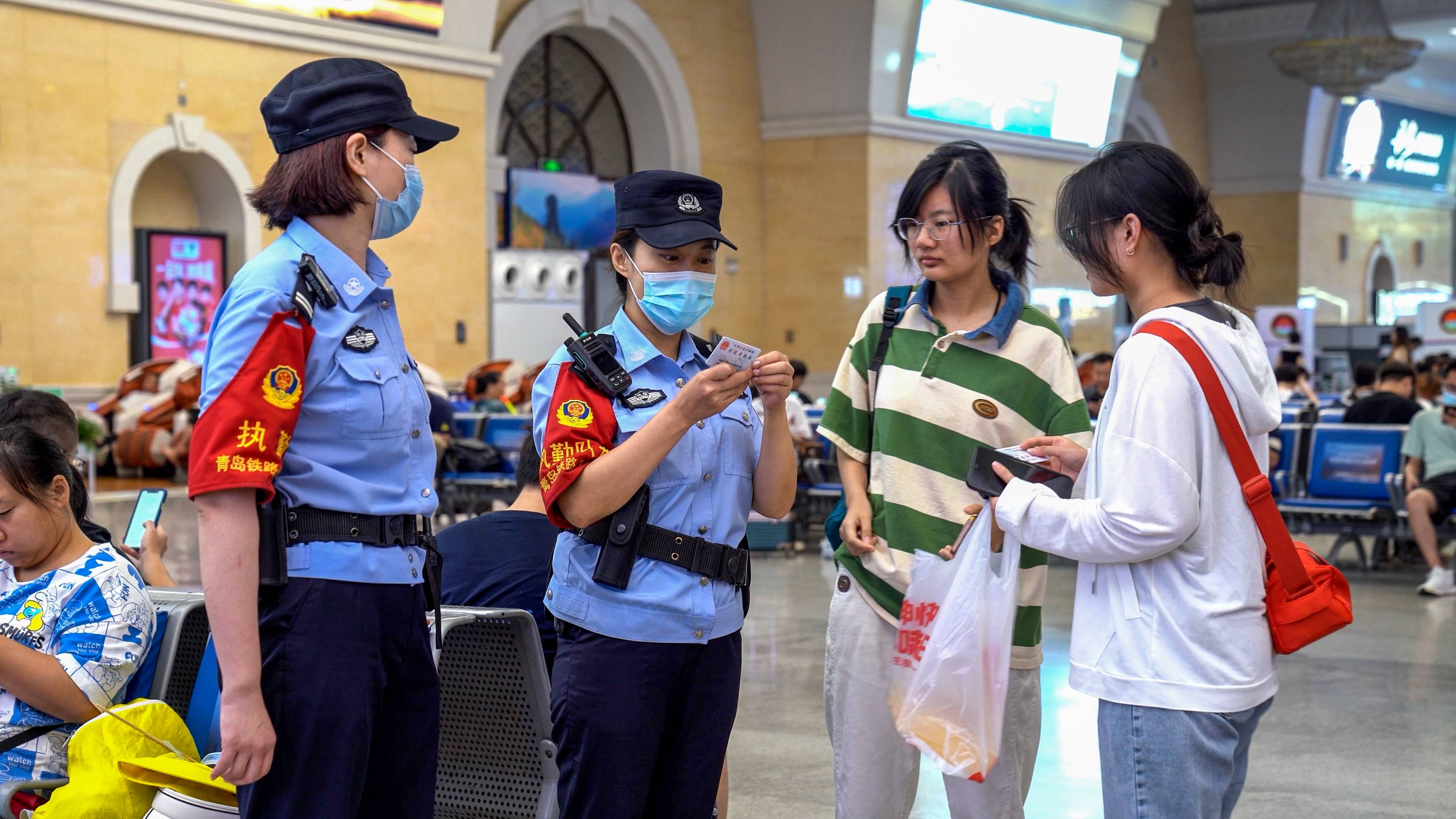 铁路公安制服图片