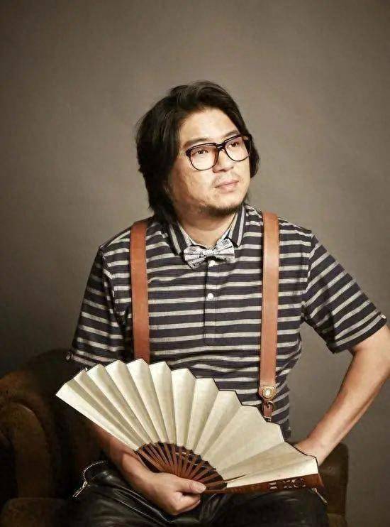 支持日本和美国,为了荣耀而背叛国家,抛弃女友的高晓松终于付出了代价