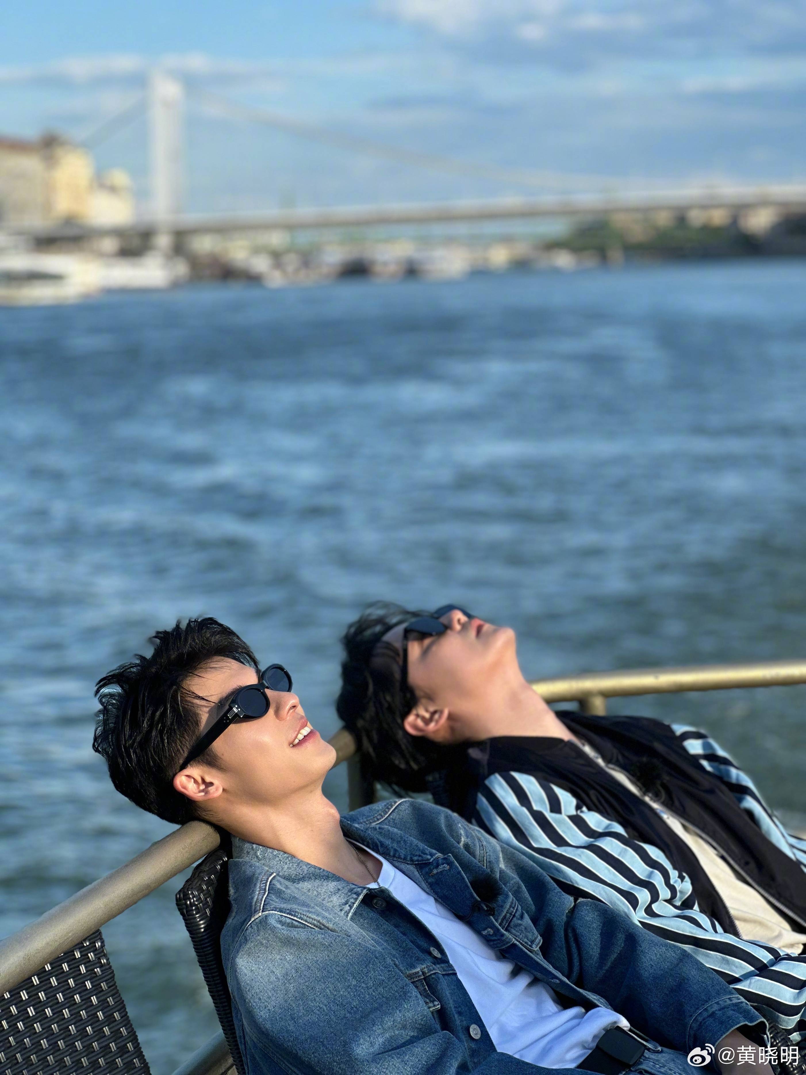 前三张就是帅哥照这个也太养眼了吧黄晓明许光汉尹正这三人带着