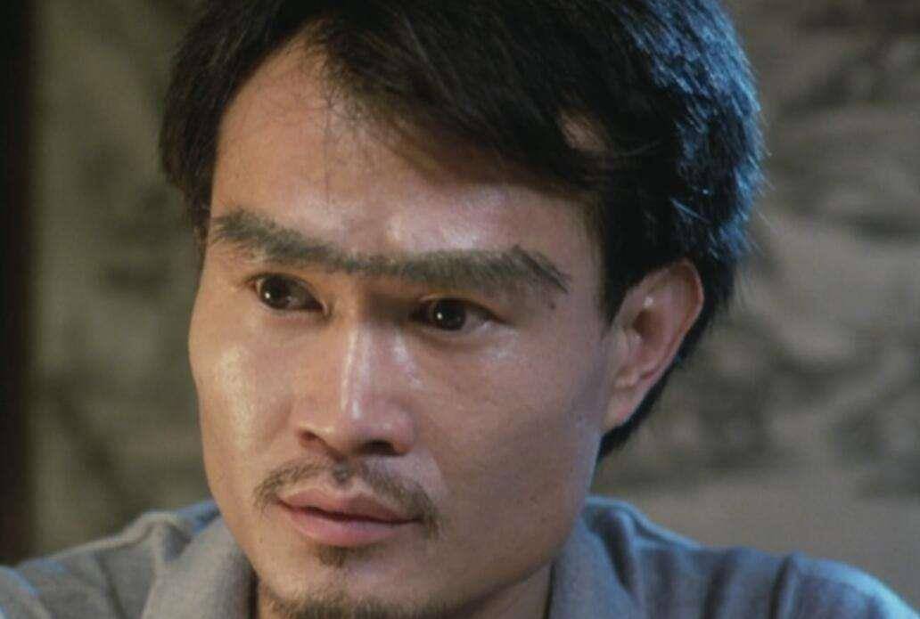 在电视剧中,林正英饰演僵尸道长"事业巅峰期的同时,他也和相恋多年的