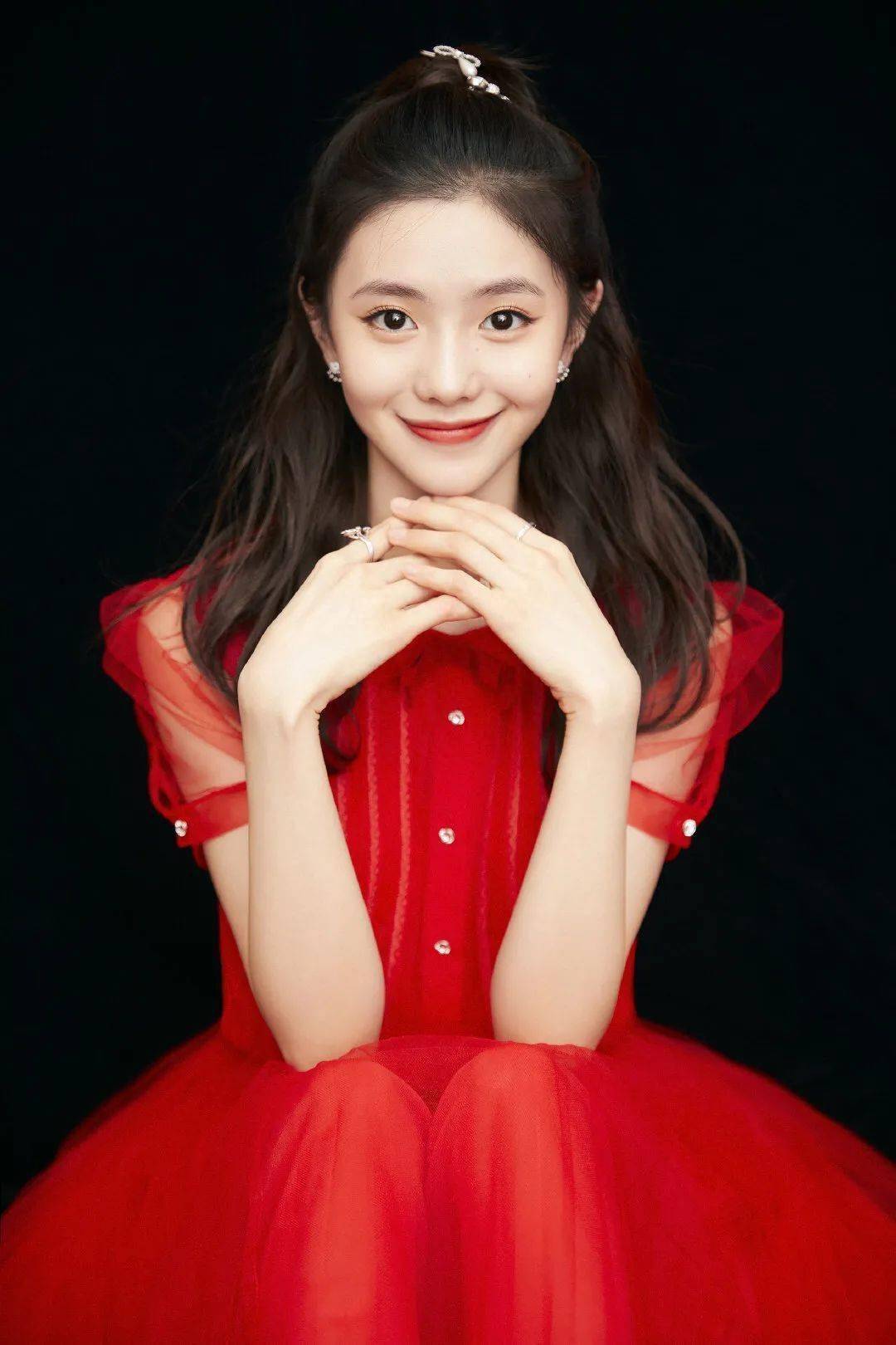 23岁刘浩存现身北京机场!