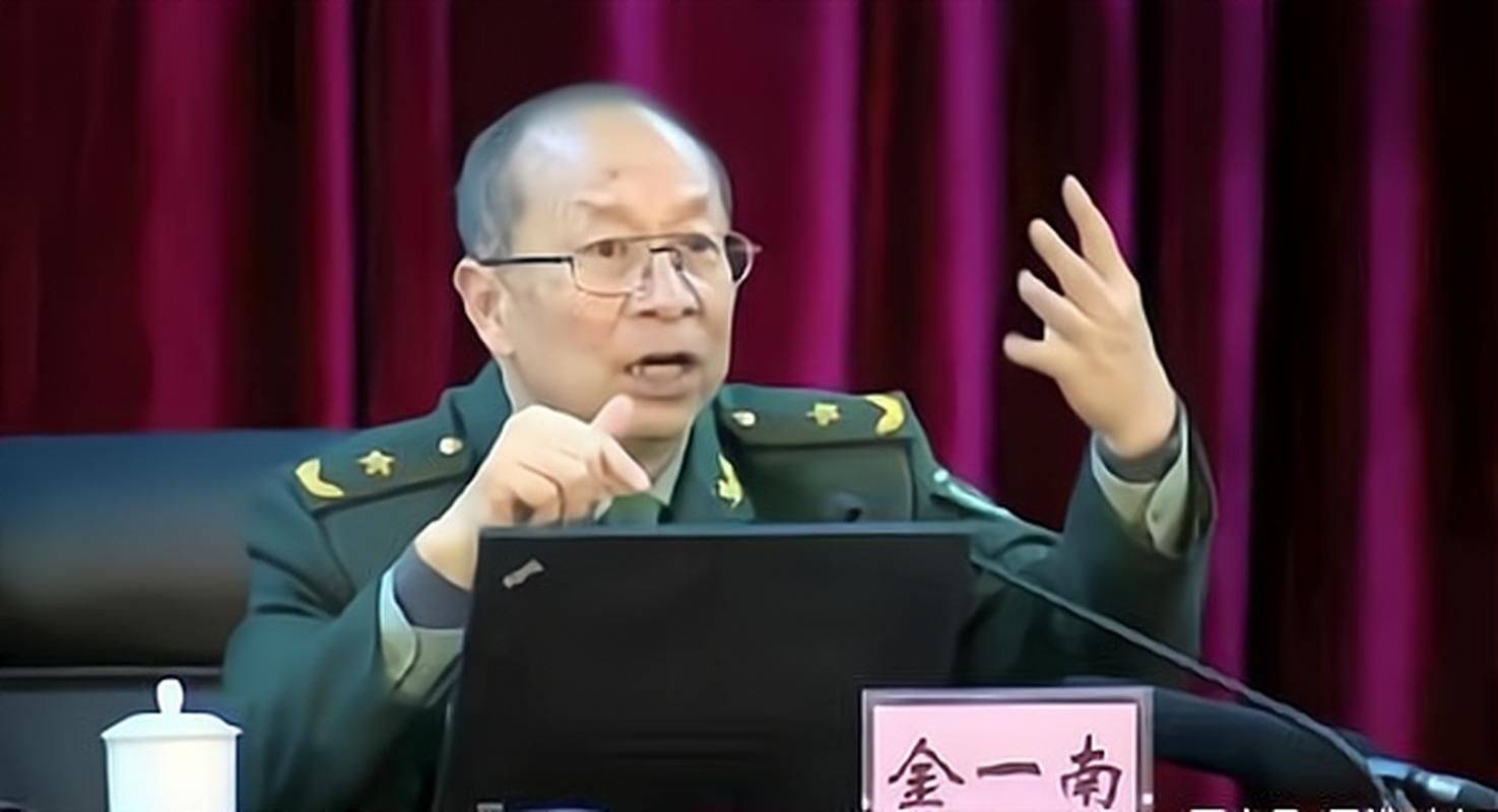 金一南将军简介金一南,少将军衔,国防大学战略教研部副主任兼国防大学