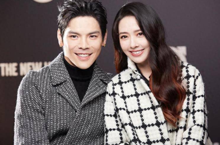 穿着邋遢现身破旧祠堂,三代龙头陪同未见郭美女_网友_向展伟_向华强