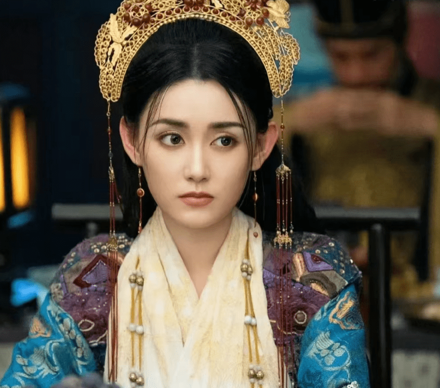 蒋依依被曝偷税漏税,存侥幸心理补缴238万,于正盛赞她人品好_举报