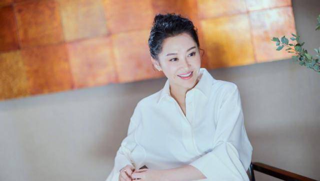 许晴:若真是流落凡间的公主,为何情路总是坎坷?_节目_女人_父母