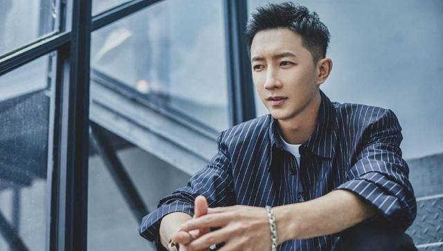 《万物生长》等,也是通过这些电影,逐渐打开了韩庚在演艺界的知名度