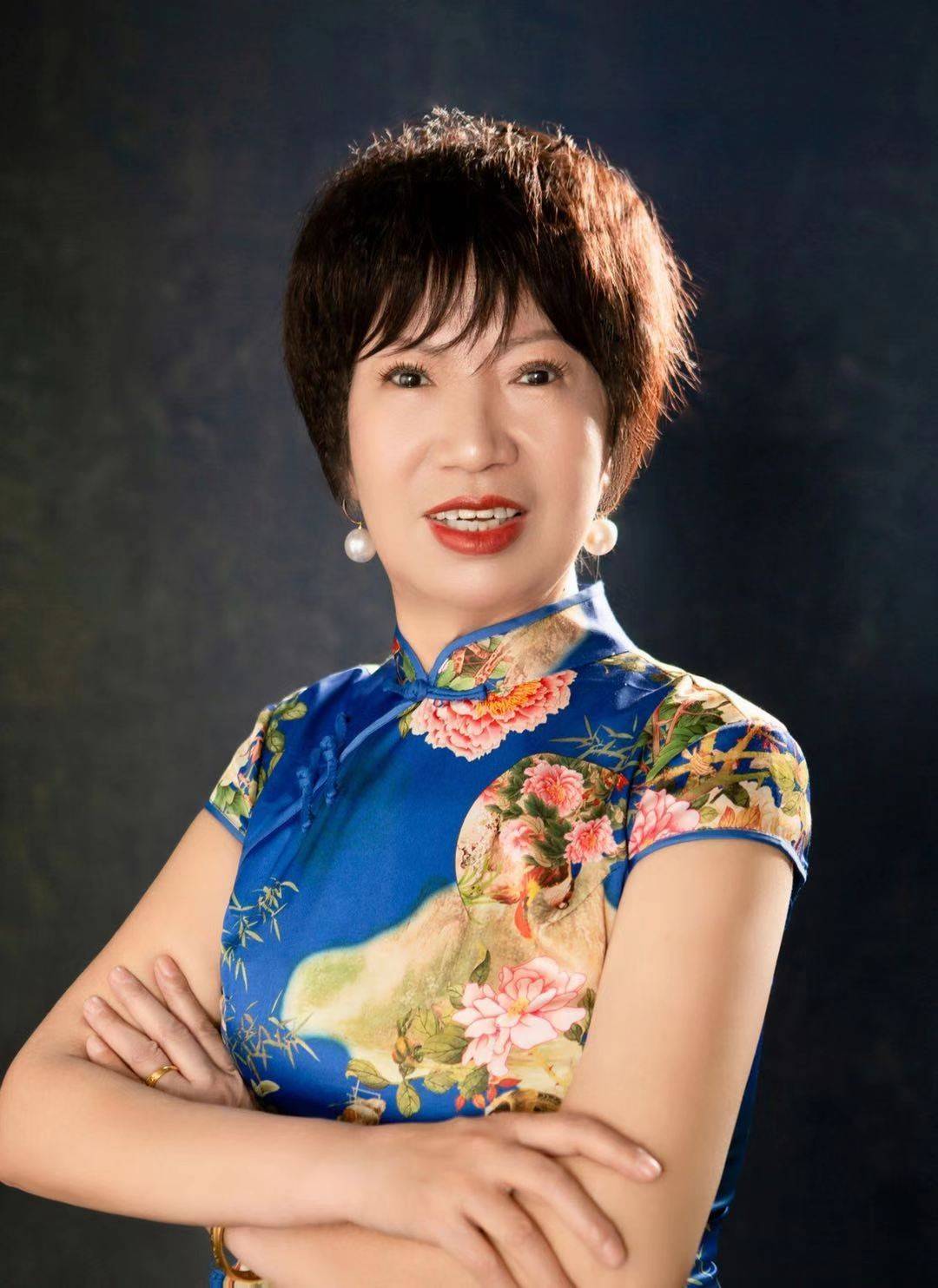 一个有魅力的现代女性——诗园明珠安娟英_延安_大姐_诗作