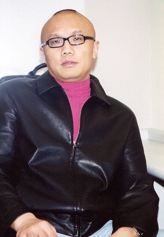 歌星孙国庆:哥哥是歌唱家,父母都已去世,他娶平凡妻子现状如何_孙禹