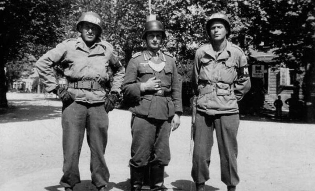 德军野战宪兵:所有官兵都怕的"链狗",连盟军都要配合他们工作_德国