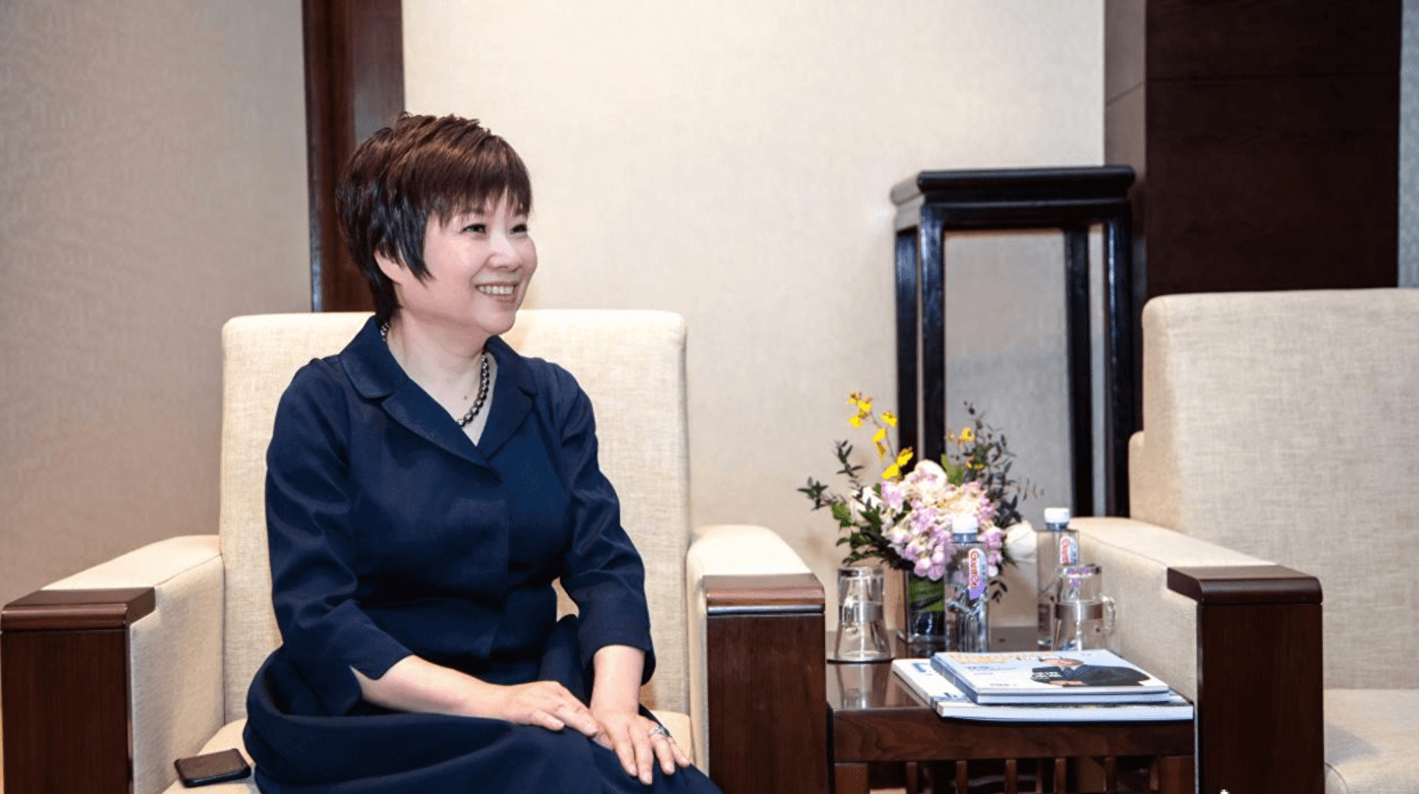 3人是学霸,2人中山大学毕业,女富豪来自北大_广州_深圳_奥特迅