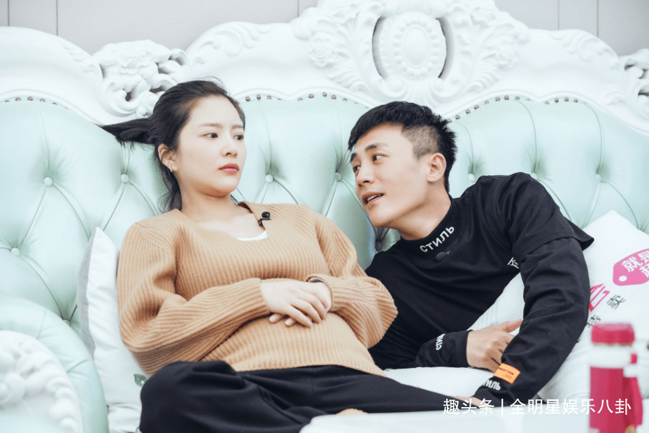 女子王灿近况首晒自拍,被嘲老气,本人与网友霸气回怼_照片_闺女_年龄