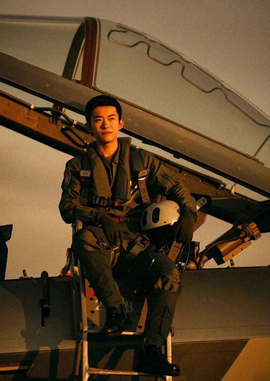 超a军旅文男主,一身正气,英姿飒爽,你最想被谁保护呢_军装_杨洋_形象