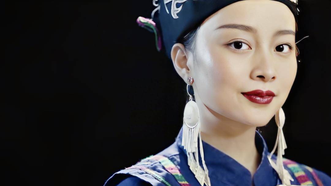 刘亦菲的人均人数?他们玩弄自然高级感_民族_审美_服饰