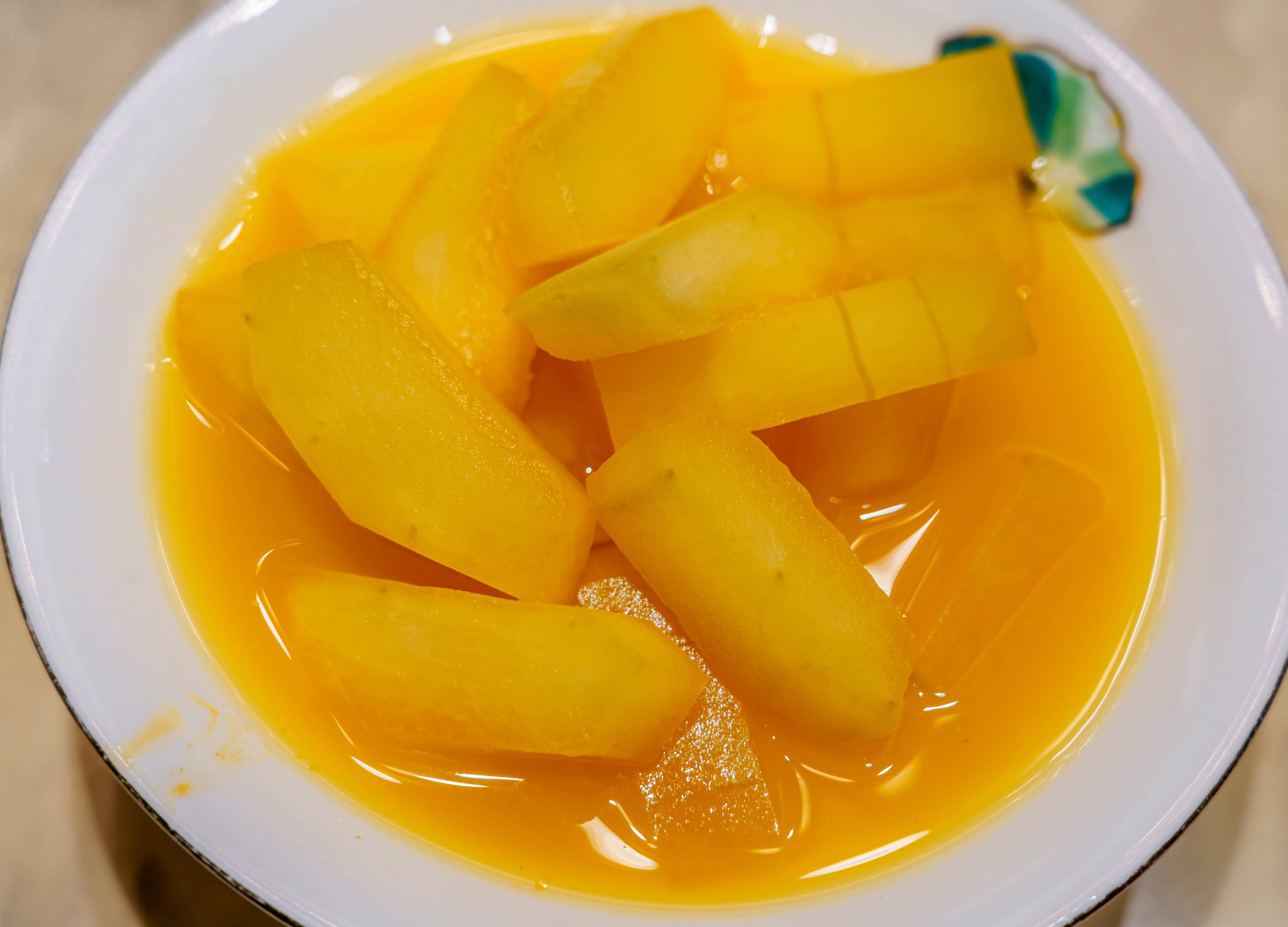 奉节被誉为"脐橙之乡",用当地产的橙汁配上冬瓜烹饪,真的是好吃又具有